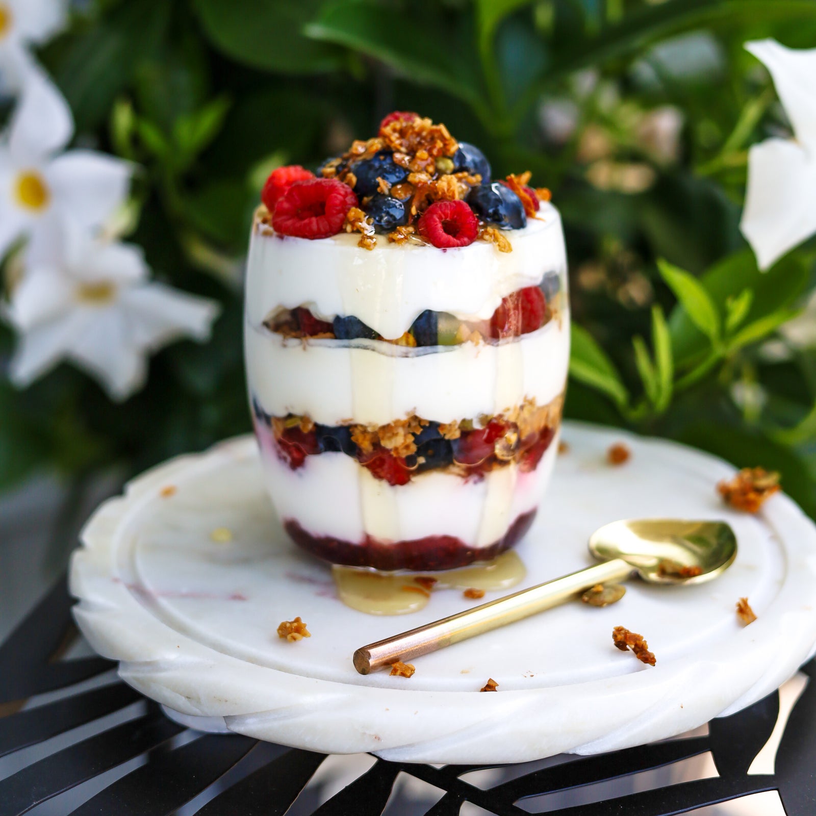 SMOKED HONEY GRANOLA
